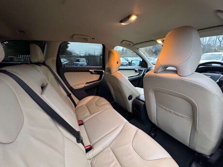 Volvo XC60 2.4 XC60 SE Luxury Nav D5 AWD 4WD 5dr 39