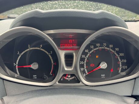 Ford Fiesta 1.4 Fiesta Titanium 96 5dr 23