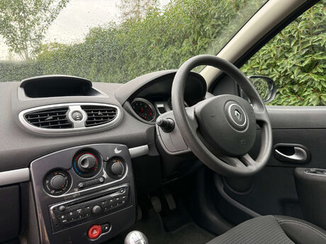 Renault Clio 1.1 Clio Expression+ 16V 5dr 16