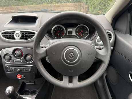 Renault Clio 1.1 Clio Expression+ 16V 5dr 17