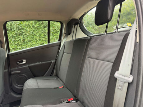 Renault Clio 1.1 Clio Expression+ 16V 5dr 27