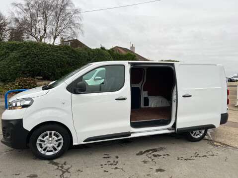 Vauxhall Vivaro L2H1 2900 DYNAMIC S/S Twin Side Loading 41,000 Miles 7