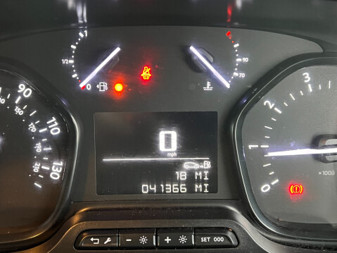Vauxhall Vivaro L2H1 2900 DYNAMIC S/S Twin Side Loading 41,000 Miles 11