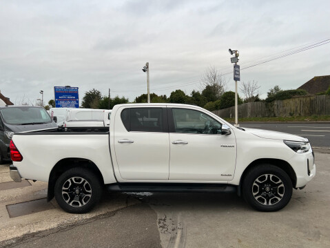 Toyota Hilux INVINCIBLE 4WD D-4D DCB 90,000 Miles 2