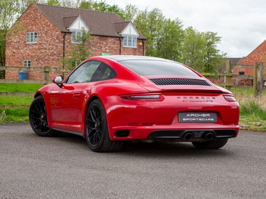 Porsche 911 CARRERA 4 GTS PDK 2