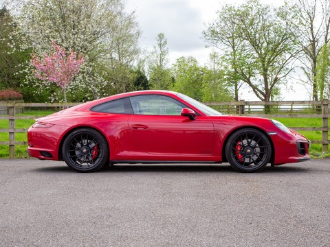 Porsche 911 CARRERA 4 GTS PDK 8