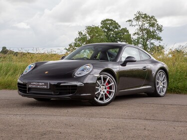 Porsche 911 Carrera in Basalt Black