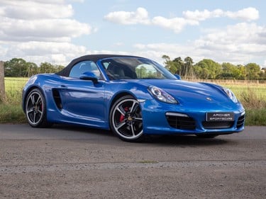 Porsche Boxster 981S in Sapphire Blue