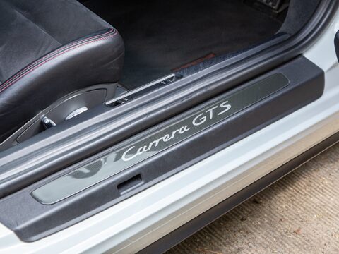 Porsche 911 CARRERA GTS PDK 19