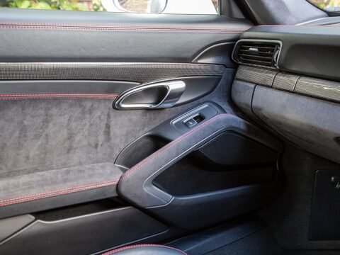 Porsche 911 CARRERA GTS PDK 47