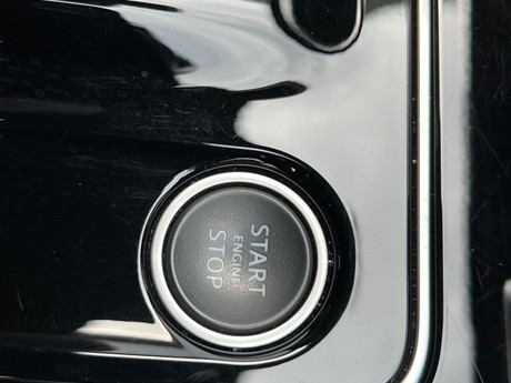 Jaguar XE 2.0 D200 MHEV R-Dynamic Black Auto Euro 6 (s/s) 4dr 62