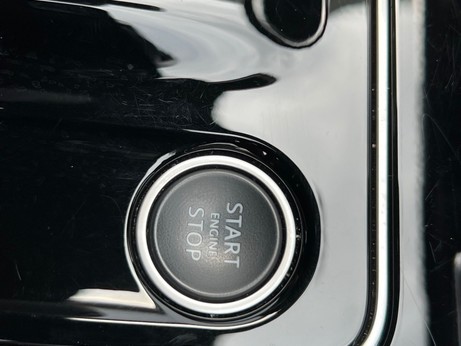 Jaguar XE 2.0 D200 MHEV R-Dynamic Black Auto Euro 6 (s/s) 4dr 58