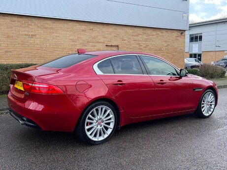 Jaguar XE 2.0d Portfolio Auto AWD Euro 6 (s/s) 4dr 4