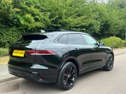 Jaguar F-Pace 2.0 D200 MHEV R-Dynamic SE Auto AWD Euro 6 (s/s) 5dr 3