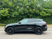 Jaguar F-Pace 2.0 D200 MHEV R-Dynamic SE Auto AWD Euro 6 (s/s) 5dr 7