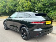 Jaguar F-Pace 2.0 D200 MHEV R-Dynamic SE Auto AWD Euro 6 (s/s) 5dr 8