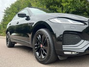 Jaguar F-Pace 2.0 D200 MHEV R-Dynamic SE Auto AWD Euro 6 (s/s) 5dr 74