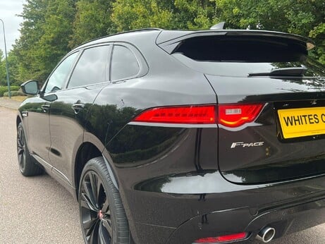 Jaguar F-Pace 3.0 D300 V6 S Auto AWD Euro 6 (s/s) 5dr 37