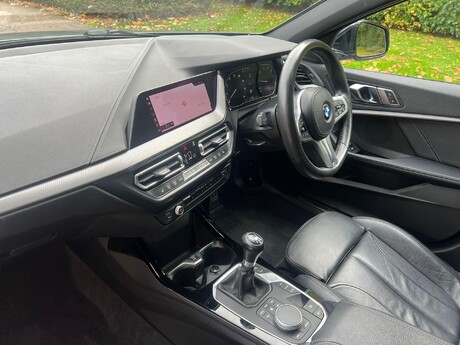 BMW 1 Series 1.5 118i M Sport Euro 6 (s/s) 5dr 23