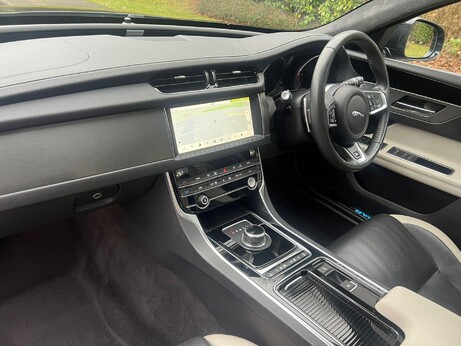 Jaguar XF 3.0d V6 S Sportbrake Auto Euro 6 (s/s) 5dr 52