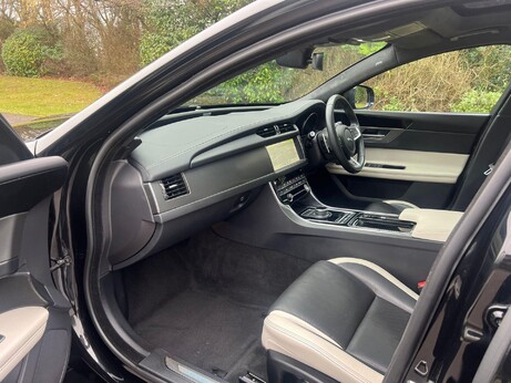 Jaguar XF 3.0d V6 S Sportbrake Auto Euro 6 (s/s) 5dr 21