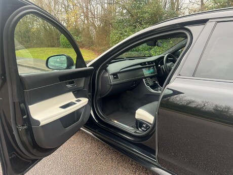Jaguar XF 3.0d V6 S Sportbrake Auto Euro 6 (s/s) 5dr 92