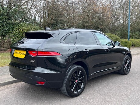 Jaguar F-Pace 2.0 D180 Chequered Flag Auto AWD Euro 6 (s/s) 5dr 3