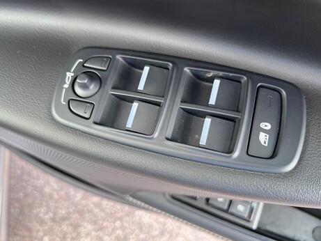 Jaguar XE 2.0 GTDi R-Sport Auto Euro 6 (s/s) 4dr 37