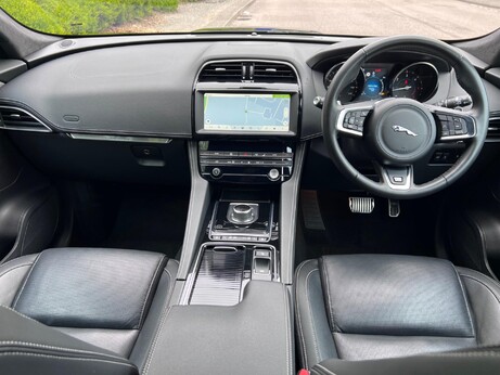 Jaguar F-Pace 2.0 D180 R-Sport Auto AWD Euro 6 (s/s) 5dr 17