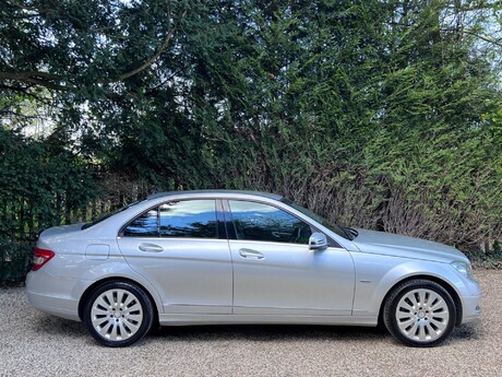 Mercedes-Benz C Class 2.1 C220 CDI BlueEfficiency Elegance Auto Euro 5 4dr 2
