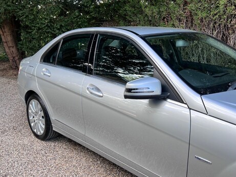 Mercedes-Benz C Class 2.1 C220 CDI BlueEfficiency Elegance Auto Euro 5 4dr 5