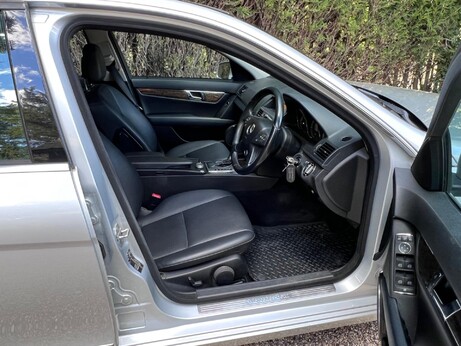 Mercedes-Benz C Class 2.1 C220 CDI BlueEfficiency Elegance Auto Euro 5 4dr 9