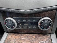 Mercedes-Benz C Class 2.1 C220 CDI BlueEfficiency Elegance Auto Euro 5 4dr 17