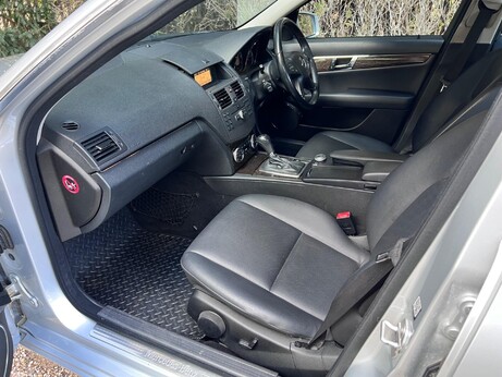 Mercedes-Benz C Class 2.1 C220 CDI BlueEfficiency Elegance Auto Euro 5 4dr 15
