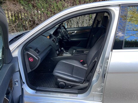 Mercedes-Benz C Class 2.1 C220 CDI BlueEfficiency Elegance Auto Euro 5 4dr 16