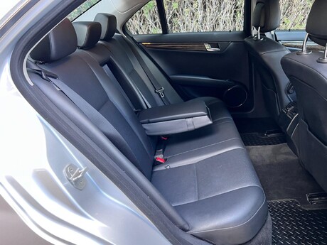 Mercedes-Benz C Class 2.1 C220 CDI BlueEfficiency Elegance Auto Euro 5 4dr 24