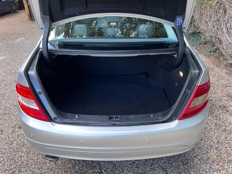 Mercedes-Benz C Class 2.1 C220 CDI BlueEfficiency Elegance Auto Euro 5 4dr 23