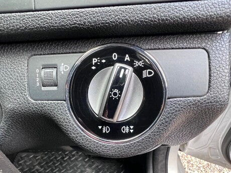 Mercedes-Benz C Class 2.1 C220 CDI BlueEfficiency Elegance Auto Euro 5 4dr 31