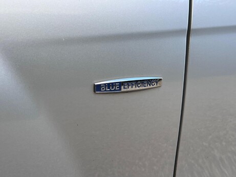 Mercedes-Benz C Class 2.1 C220 CDI BlueEfficiency Elegance Auto Euro 5 4dr 56