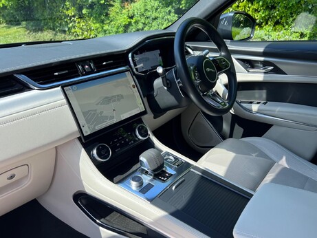 Jaguar F-Pace 2.0 D200 MHEV R-Dynamic SE Auto AWD Euro 6 (s/s) 5dr 21