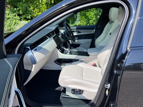Jaguar F-Pace 2.0 D200 MHEV R-Dynamic SE Auto AWD Euro 6 (s/s) 5dr 22