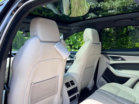 Jaguar F-Pace 2.0 D200 MHEV R-Dynamic SE Auto AWD Euro 6 (s/s) 5dr 23