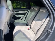 Jaguar F-Pace 2.0 D200 MHEV R-Dynamic SE Auto AWD Euro 6 (s/s) 5dr 28