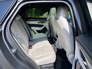Jaguar F-Pace 2.0 D200 MHEV R-Dynamic SE Auto AWD Euro 6 (s/s) 5dr 30
