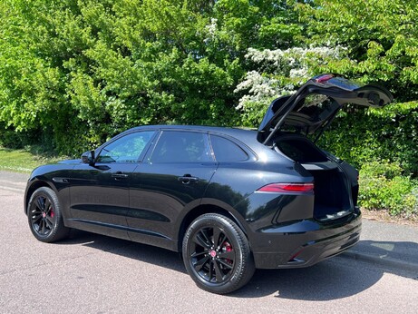 Jaguar F-Pace 2.0 D200 MHEV R-Dynamic SE Auto AWD Euro 6 (s/s) 5dr 29