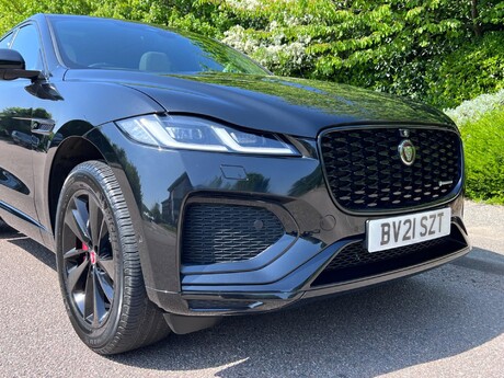 Jaguar F-Pace 2.0 D200 MHEV R-Dynamic SE Auto AWD Euro 6 (s/s) 5dr 52