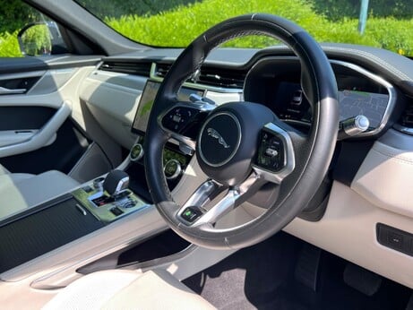 Jaguar F-Pace 2.0 D200 MHEV R-Dynamic SE Auto AWD Euro 6 (s/s) 5dr 56