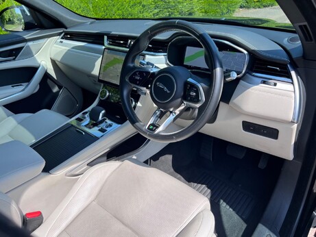 Jaguar F-Pace 2.0 D200 MHEV R-Dynamic SE Auto AWD Euro 6 (s/s) 5dr 58
