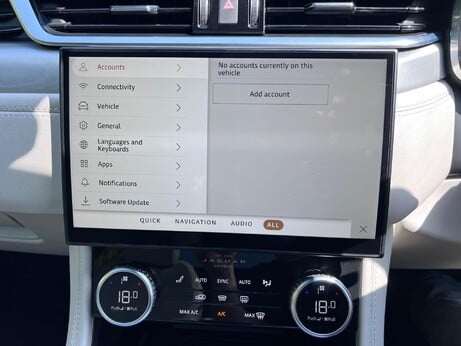Jaguar F-Pace 2.0 D200 MHEV R-Dynamic SE Auto AWD Euro 6 (s/s) 5dr 69