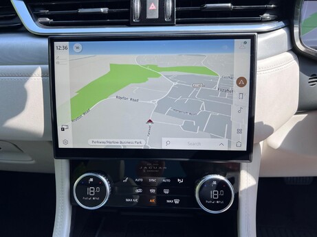 Jaguar F-Pace 2.0 D200 MHEV R-Dynamic SE Auto AWD Euro 6 (s/s) 5dr 76